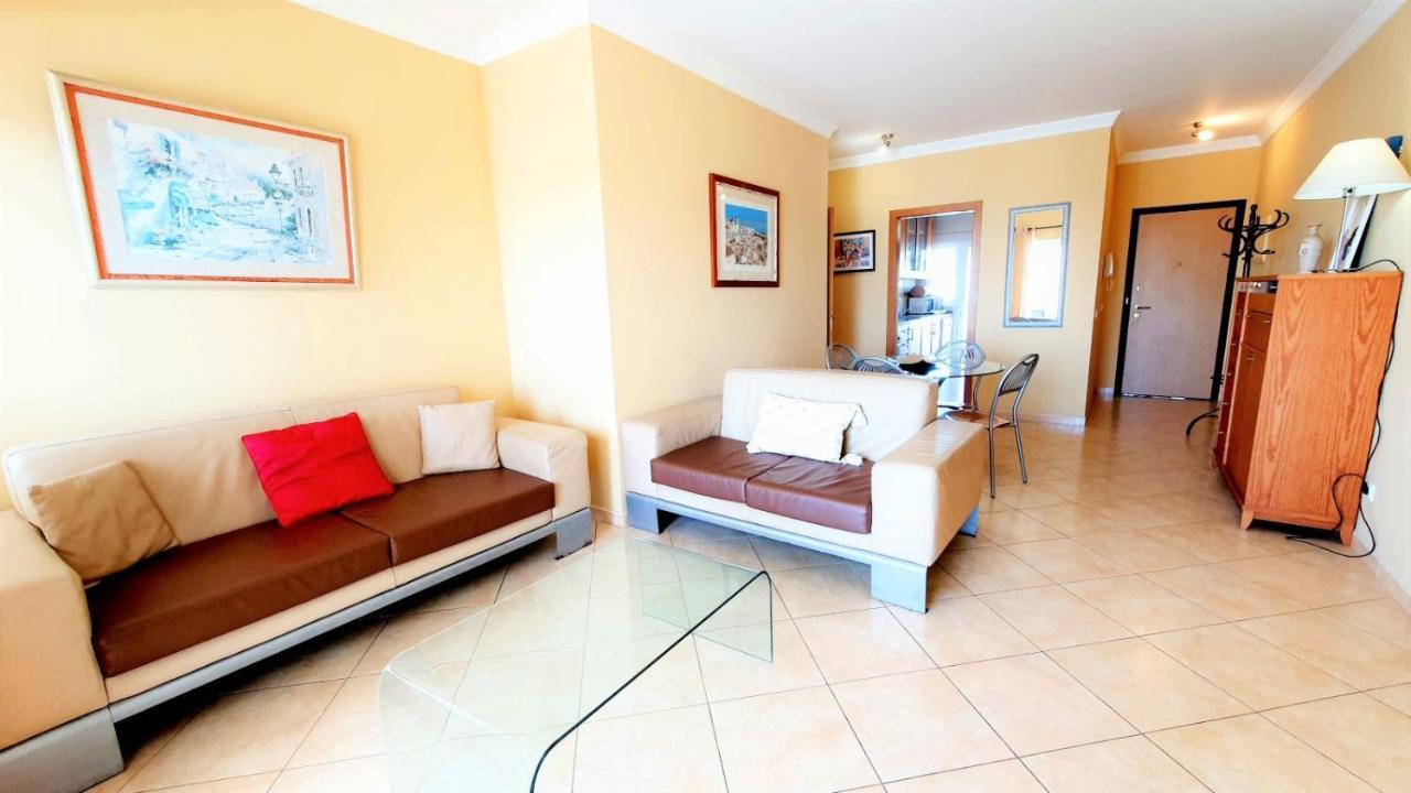 Quarteira Beach Vacation: 2Br Steps To The Sand Esterno foto