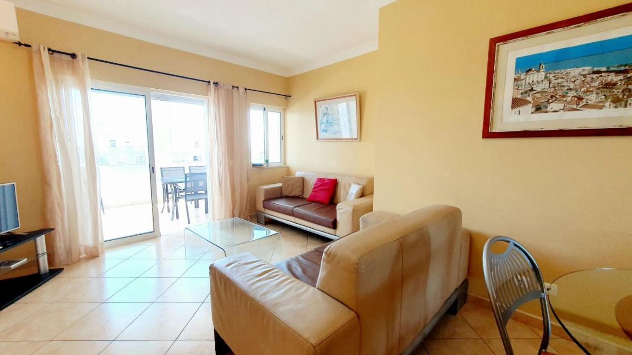 Quarteira Beach Vacation: 2Br Steps To The Sand Esterno foto