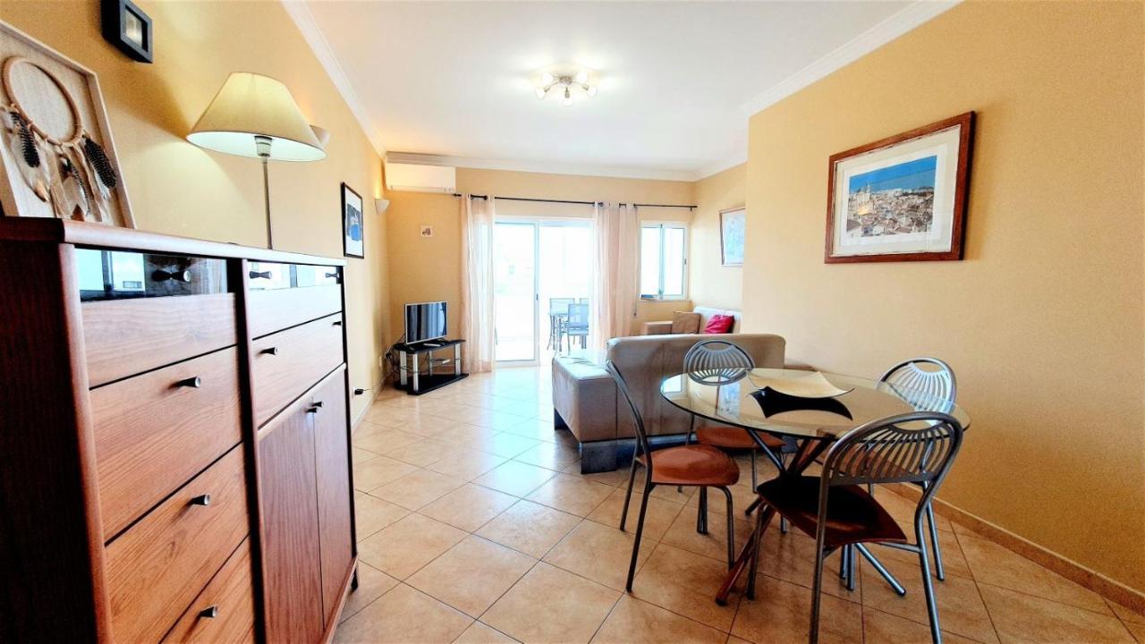 Quarteira Beach Vacation: 2Br Steps To The Sand Esterno foto