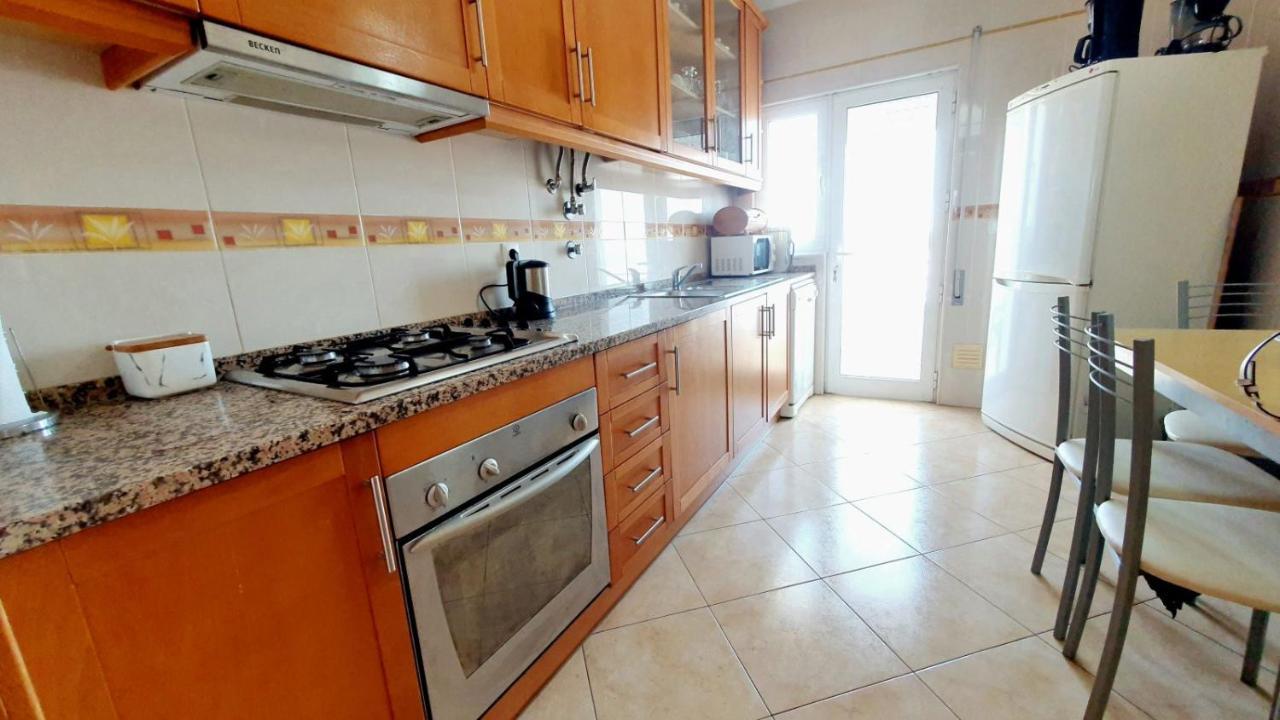 Quarteira Beach Vacation: 2Br Steps To The Sand Esterno foto